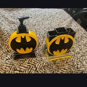 DC Comics Black and Yellow Batman Bath Accessories
